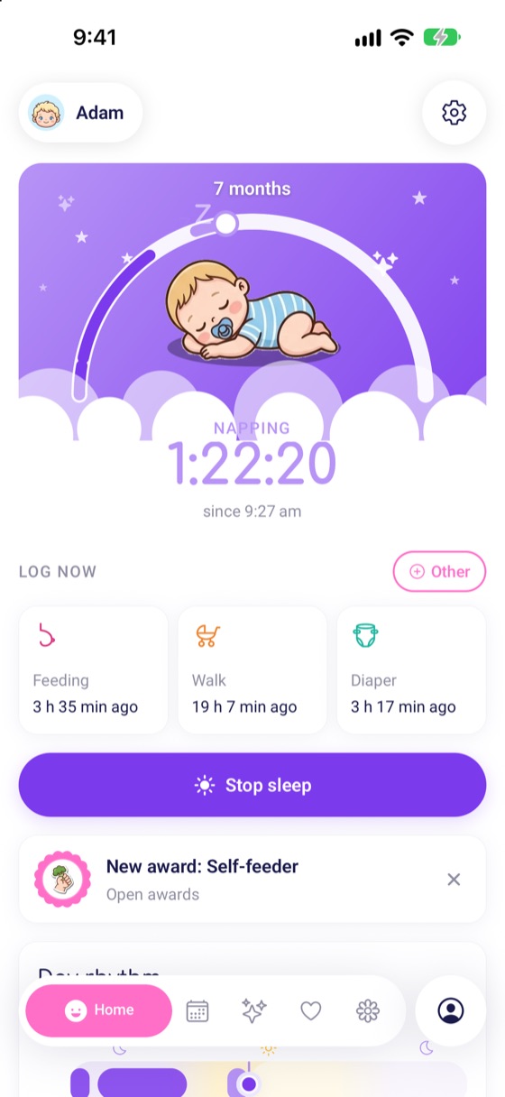 Startbildschirm von Mama Novum: Das Baby macht ein Nickerchen, mit Schlaftimer und Ein-Tipp-Buttons für Füttern, Spaziergang und Windel